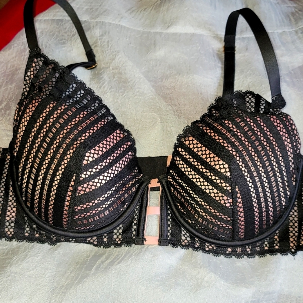 NWY VS SEXY PINK AND BLACK LACE BRA 36C
